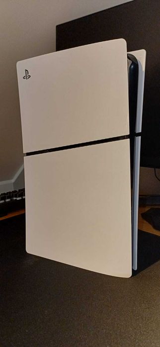 ZESTAW 3x PS: PlayStation 5 Slim (1TB) + PS5 Fat (Napęd) + PS4 + GRY