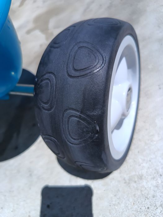 Bicicleta triciclo Smoby bemove com rodas de borracha