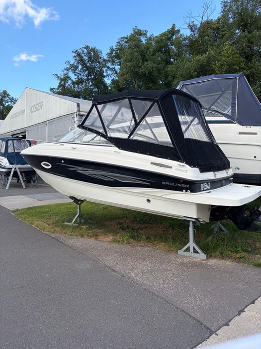 Łódź motorowa Bayliner 642 CUDDY