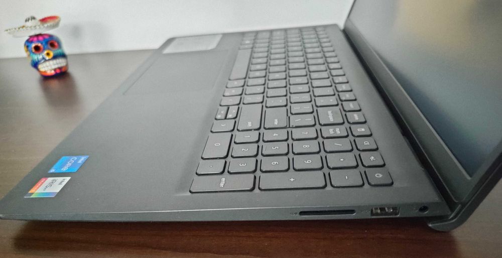 LAPTOP DELL INSPIRON 15 3520 15,6" / i5 12GEN / 16GB / SSD 1TB / WIN 11
