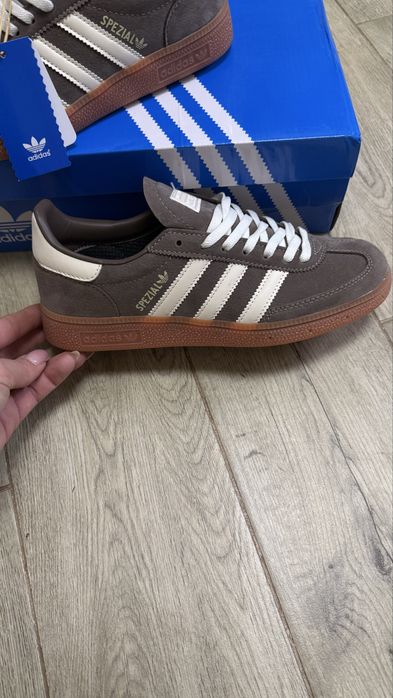 Стильні кеди adidas Spezial