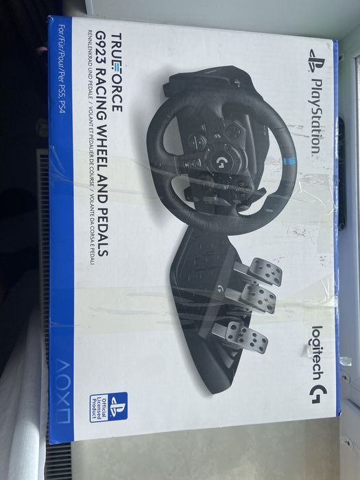 Кермо та педалі Logitech G923 PS4/PS5/PC