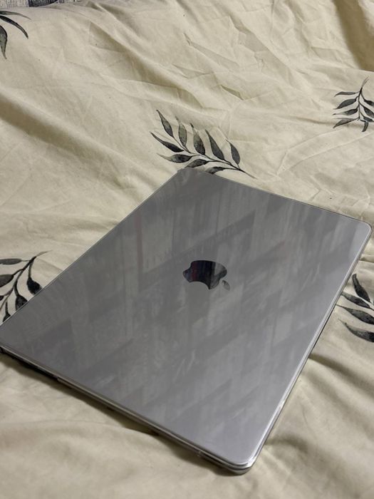 Новий прозорий чохол для MacBook Air 13.6"