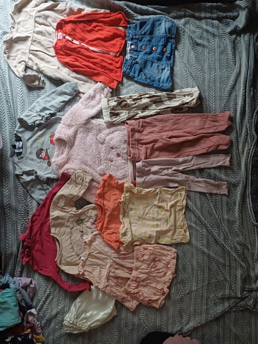 Paka ubrań od 74 do 98