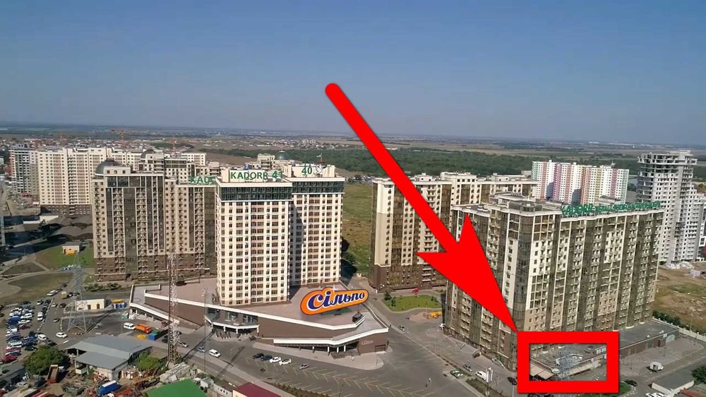 Фасадне приміщення при в'їзді в Кадор Таїрово 3 Перлина (жемчужина)