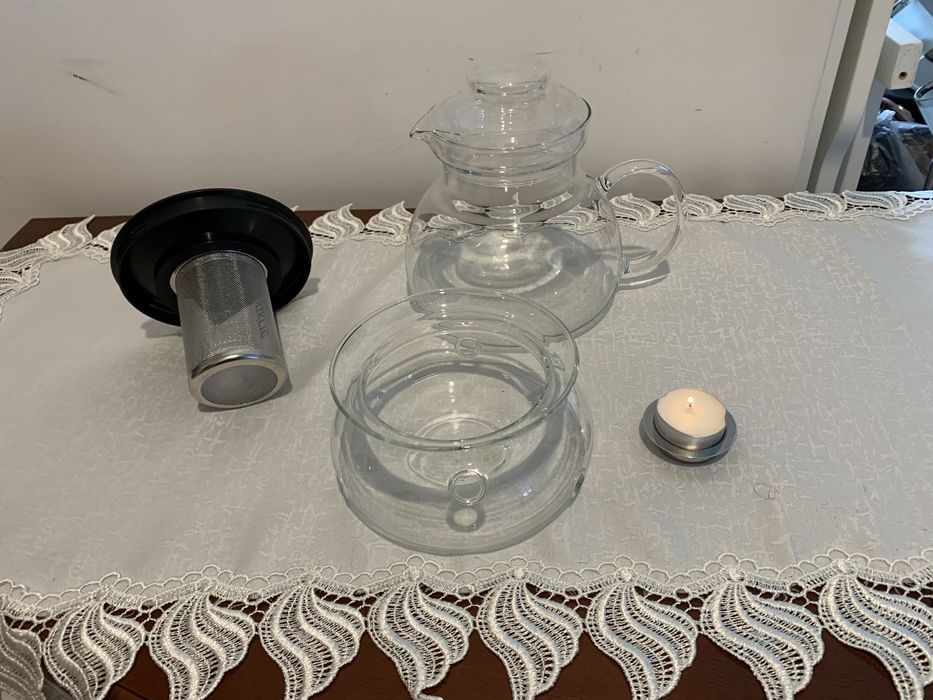 Dzbanek szklany z podgrzewaczem na herbatę itp.  1500-1700 ml