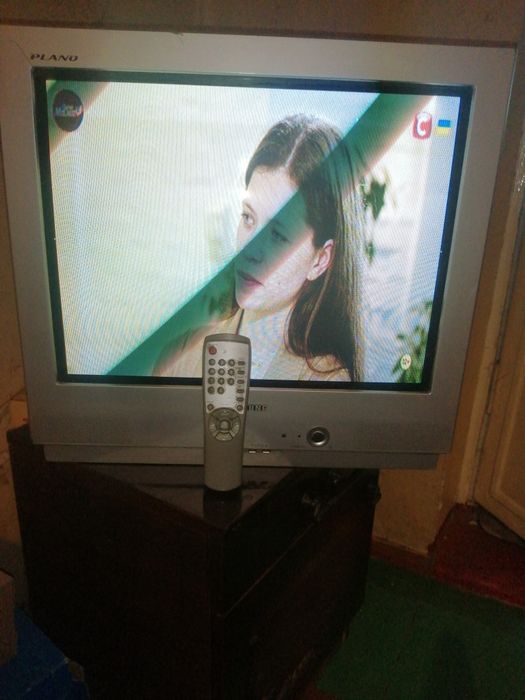 Телевизор с пультом д.у.Samsung PLANO