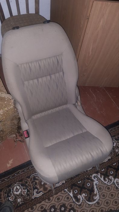 Сидіння,Крісло Шаран,Альхамбра,Гелексі.
 до Сидіння,Крісло Шаран,Альха