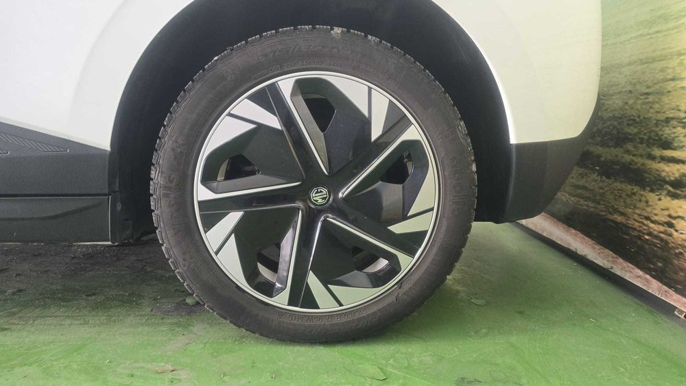 MG MG4 64 kWh  - Salvado