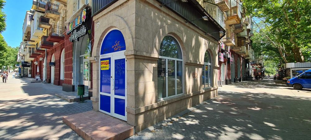 Продаж підвального приміщення. 250 кв.м, ріг Спаська/Соборна.