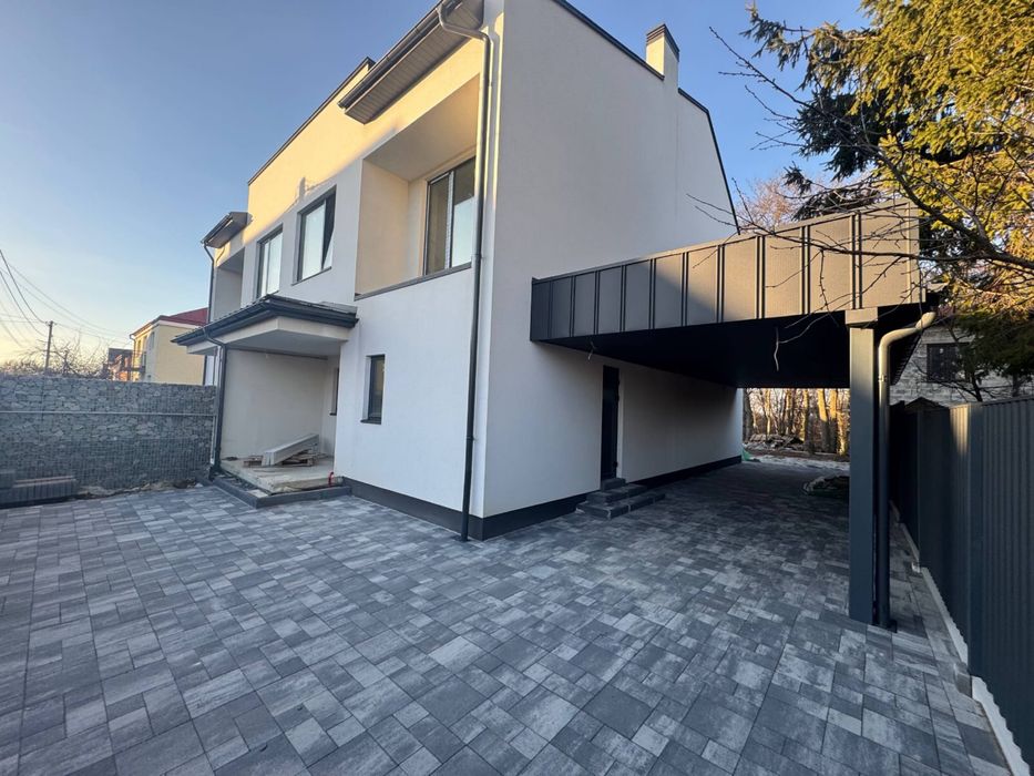 Продаж котедж вул. Личаківська , новозбудований.