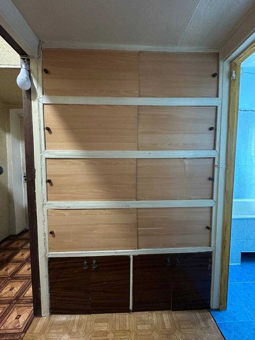 Васильківська 27/2, продаж 2к.кв. біля метро.