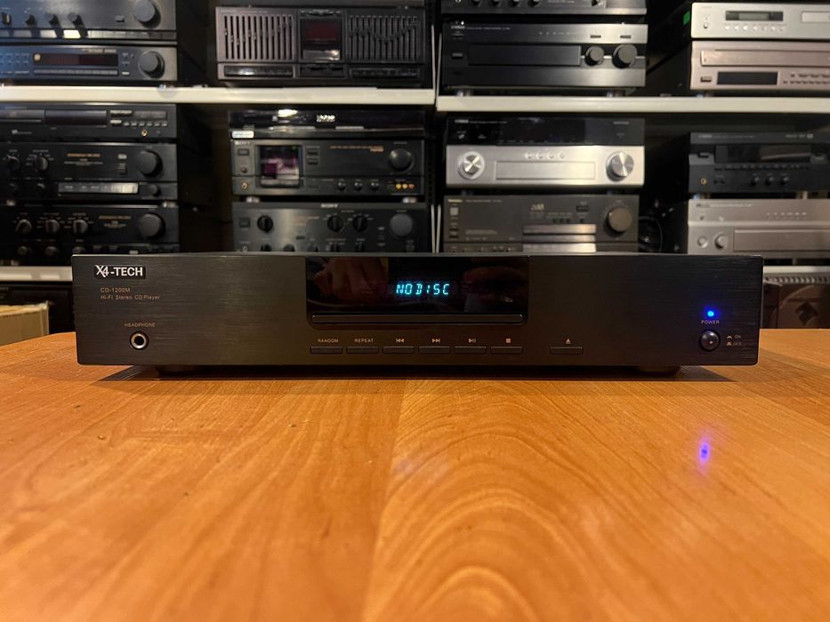 Odtwarzacz płyt CD X4-TECH CD-1200M Audio Room