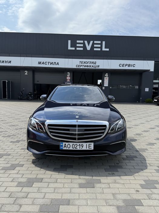 Mercedes-Benz E220, W213