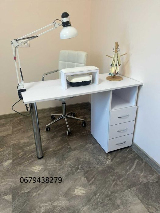 Стіл манікюрний стіл для манікюру.