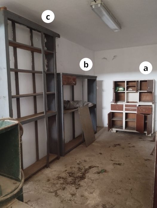 Móveis vintage diversos em
madeira — Restaurar