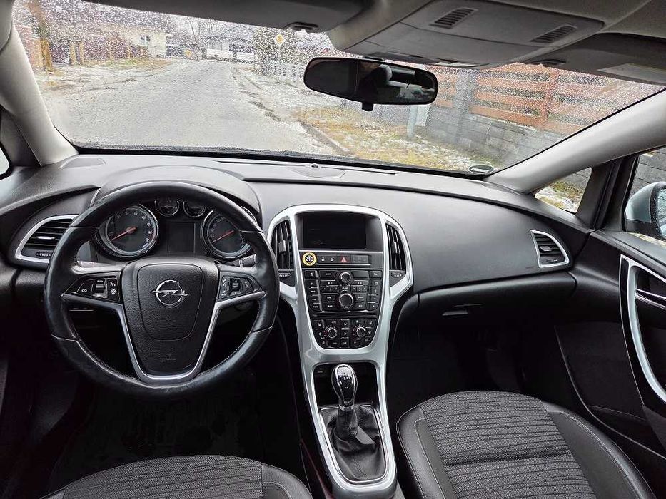 Opel Astra BEZWYPADKOWY -stan bdb-doinwestowany