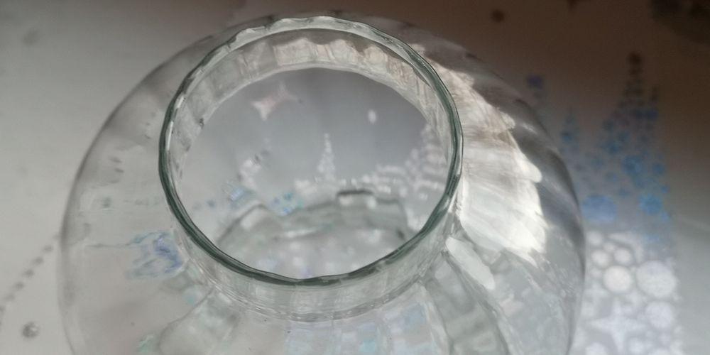 komin klosz tulipan do lampy naftowej lub elektrycznej śr. mont 5,5 cm