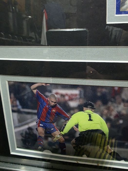 Camisola assinada e com certificado do ronaldo fenomeno.