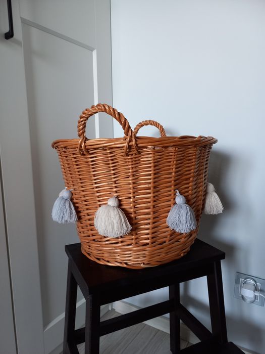 Wiklinowy duży kosz na zabawki z chwostami