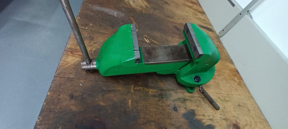 Torno bancada em bom estado