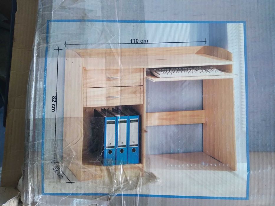 Secretária em bom estado