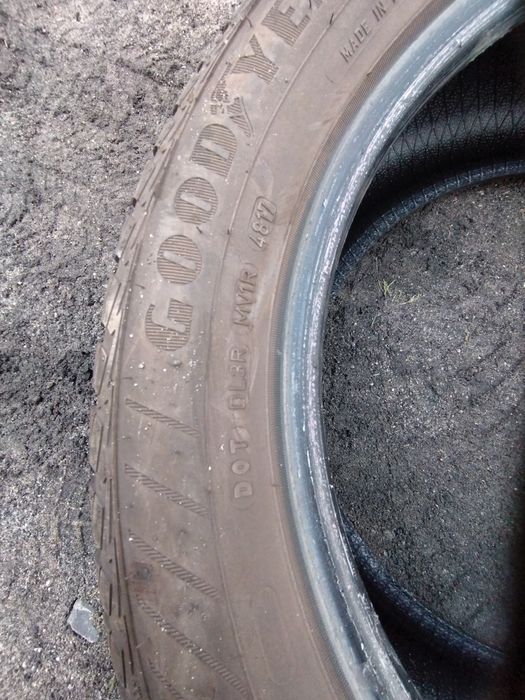 Opony całoroczne 215/55R17 Goodyear  Vector4seasons