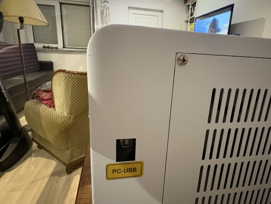 Maquina de corte e gravação a laser