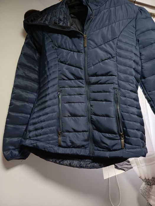 Kurtka damskaz kapturem m