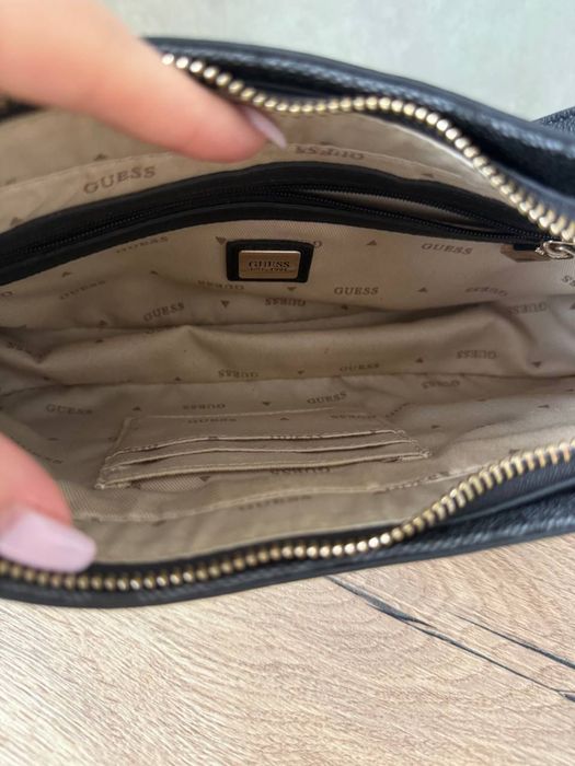 Продам женскую сумку GUESS оригинал