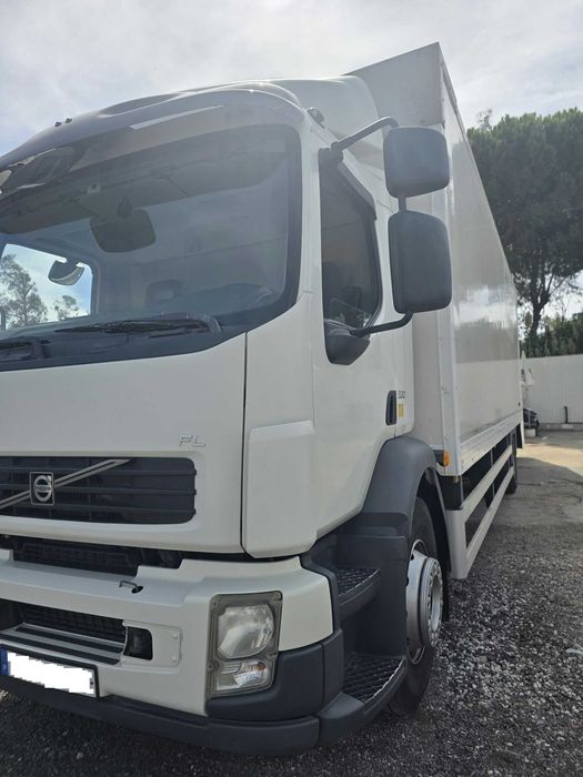 Camião Volvo FL 260