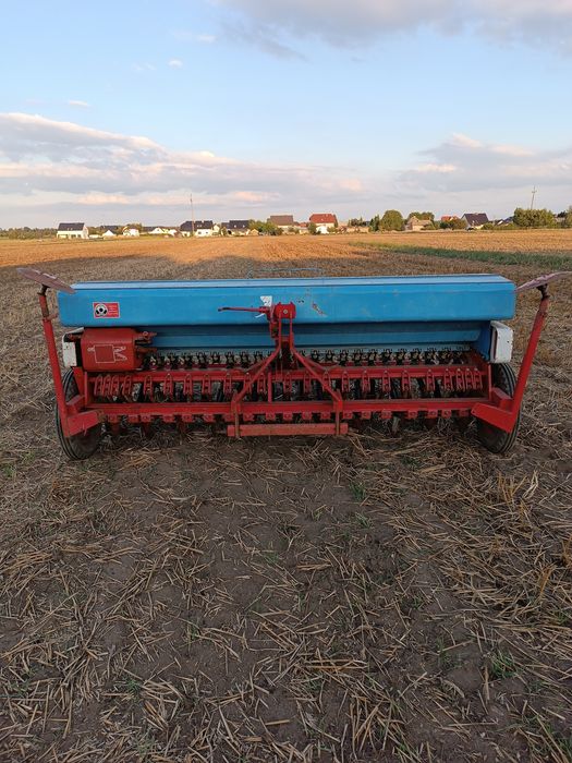 Siewnik Isaria 6000