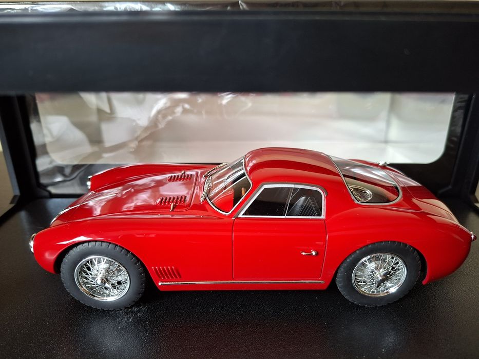 Alfa Romeo ATL Sport Coupe 2000 1:18  Maxima 1968 rok