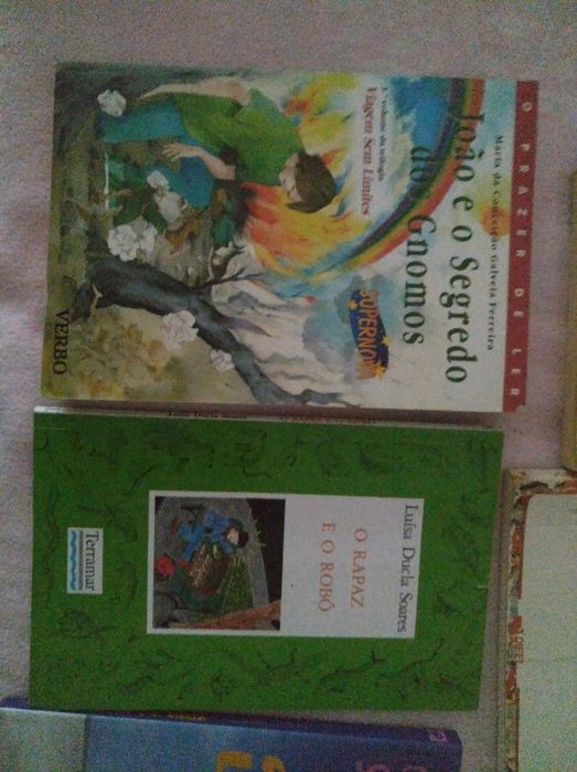 Livros juvenis atuais escolas