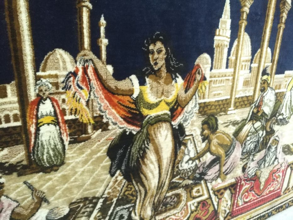 Precioso quadro clássico em veludo que representa cenas de "AS MIL E U