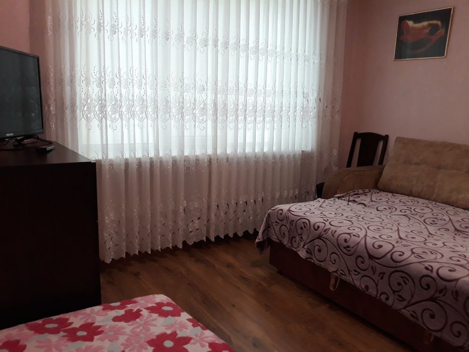 Здам подобово 2-х кімнатну квартиру в центрі!