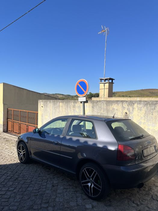 Audi A3.
