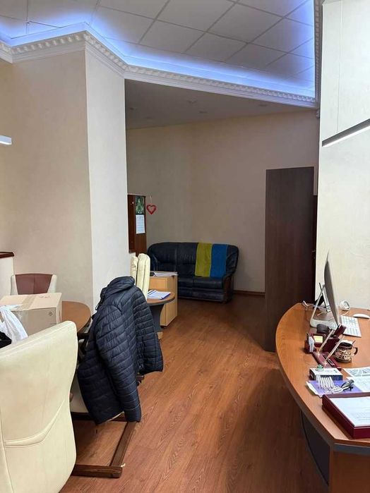 Продаж офісного приміщення 166 кв.м, вул. Гончара, 55 (Золоті Ворота)