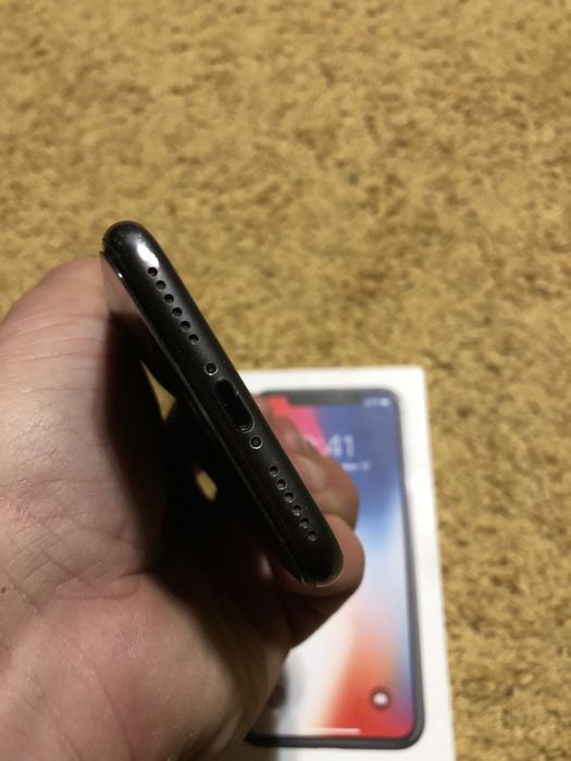 Продам IPhone 8 / 64ГБ