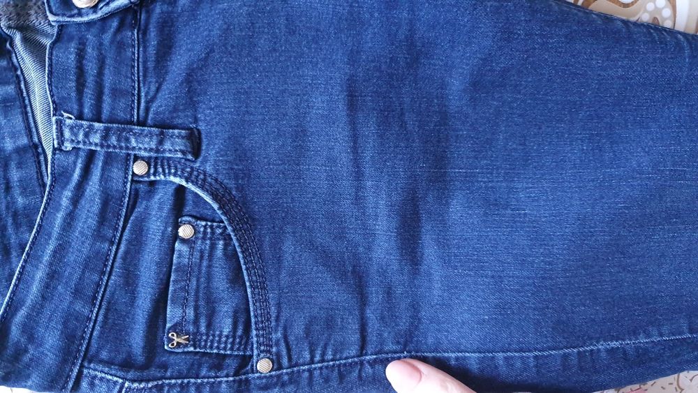 Продам джинсы