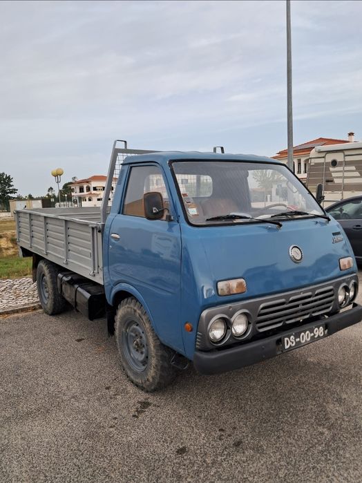 Nissan Homer caixa aberta