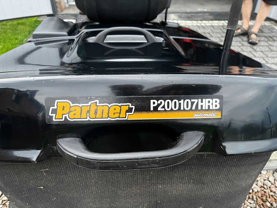 Traktorek Partner P200107HRB, B&S 20 KM, hydrostat, kosz 250 l