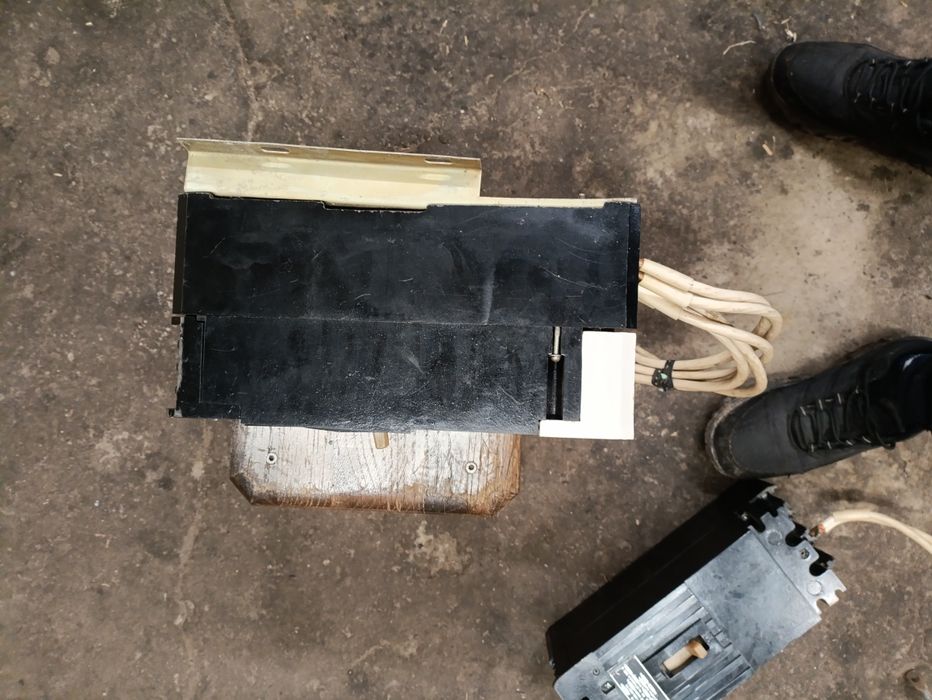 Автомат Автоматичний вимикач А3716 100А