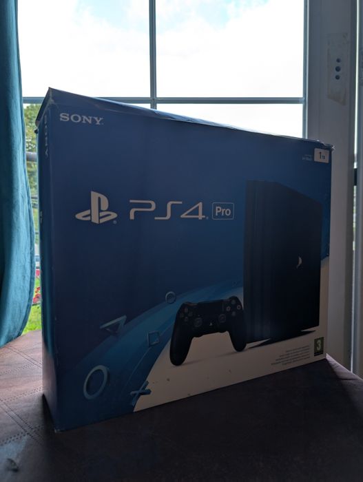 PS4 Pro Stan bardzo dobry