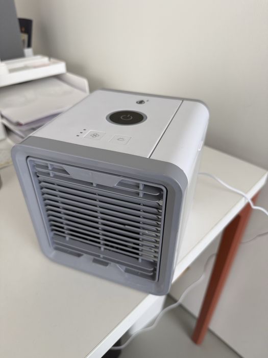 Mini Ar Condicionado Portátil / Humidificador - Como Novo