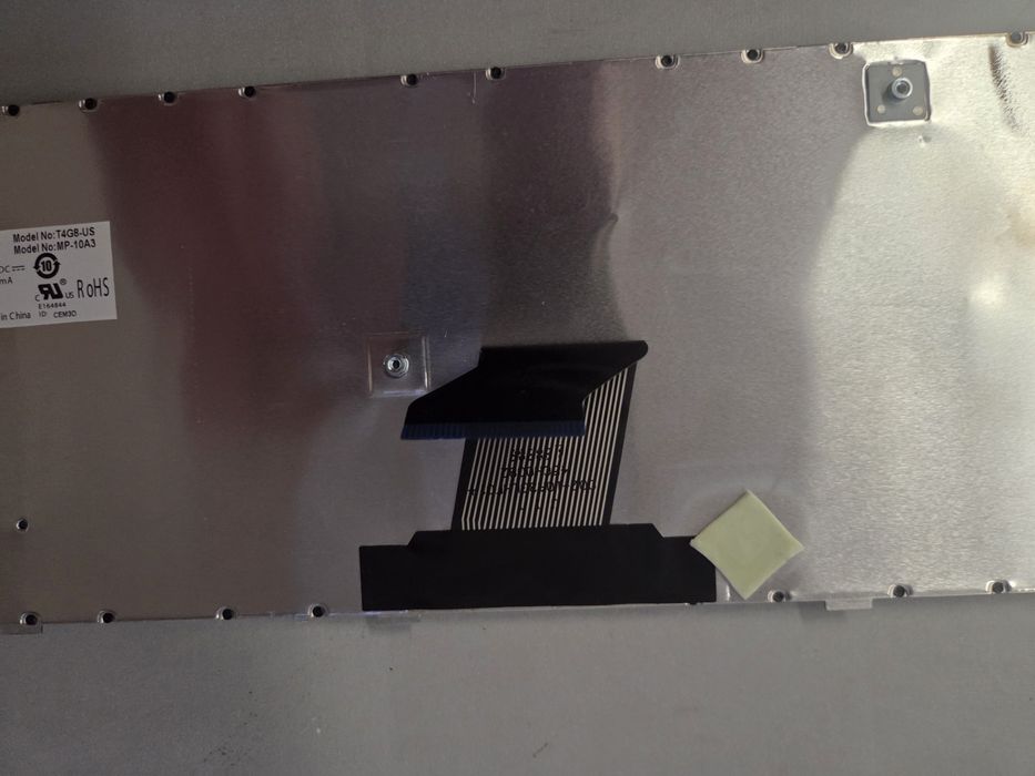 Sprzedam orginalną klawiaturę do laptopa Lenovo G585 l