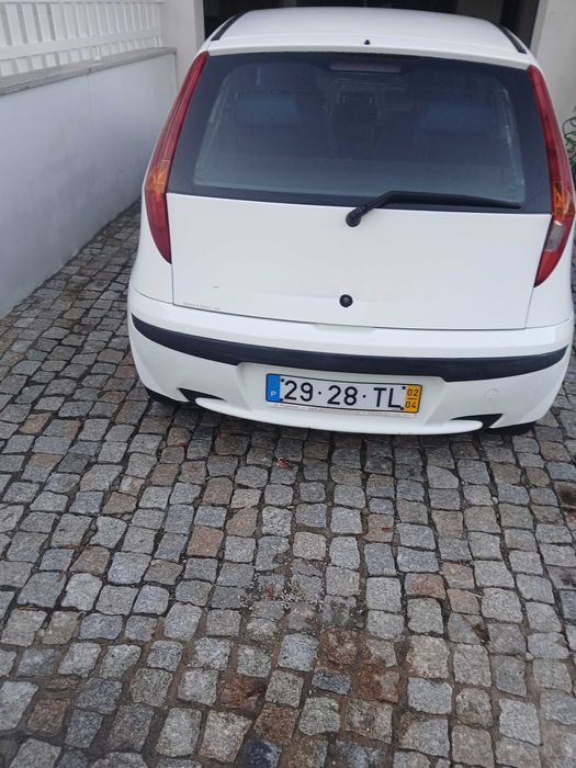 Fiat punto nacional poucos quilómetros