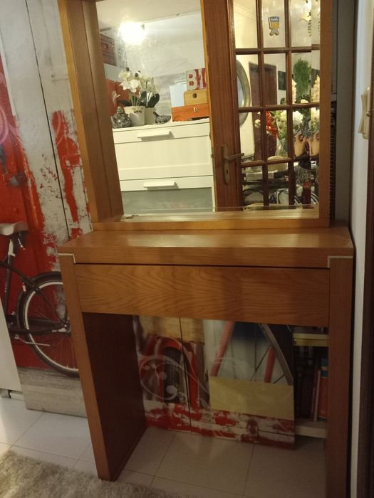 Penteadeira em pinho co espelho e gaveta