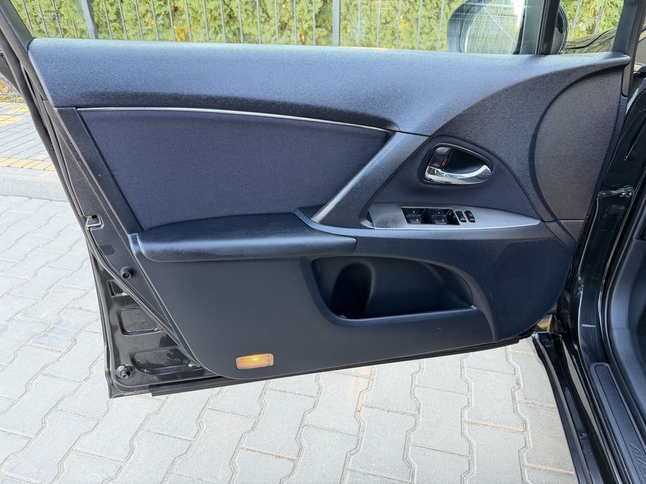 Продам Авенсис Дизель 2.0 D-4D