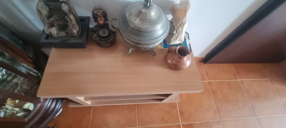 Mesa de centro com rodas